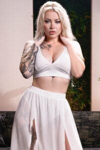 A Tight & Tatted Threesome (2025)